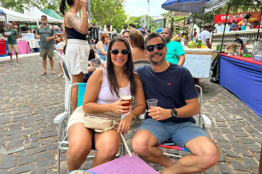 Foliões curtem manhã animada com prévias de carnaval da Feira na Praça Pedro II