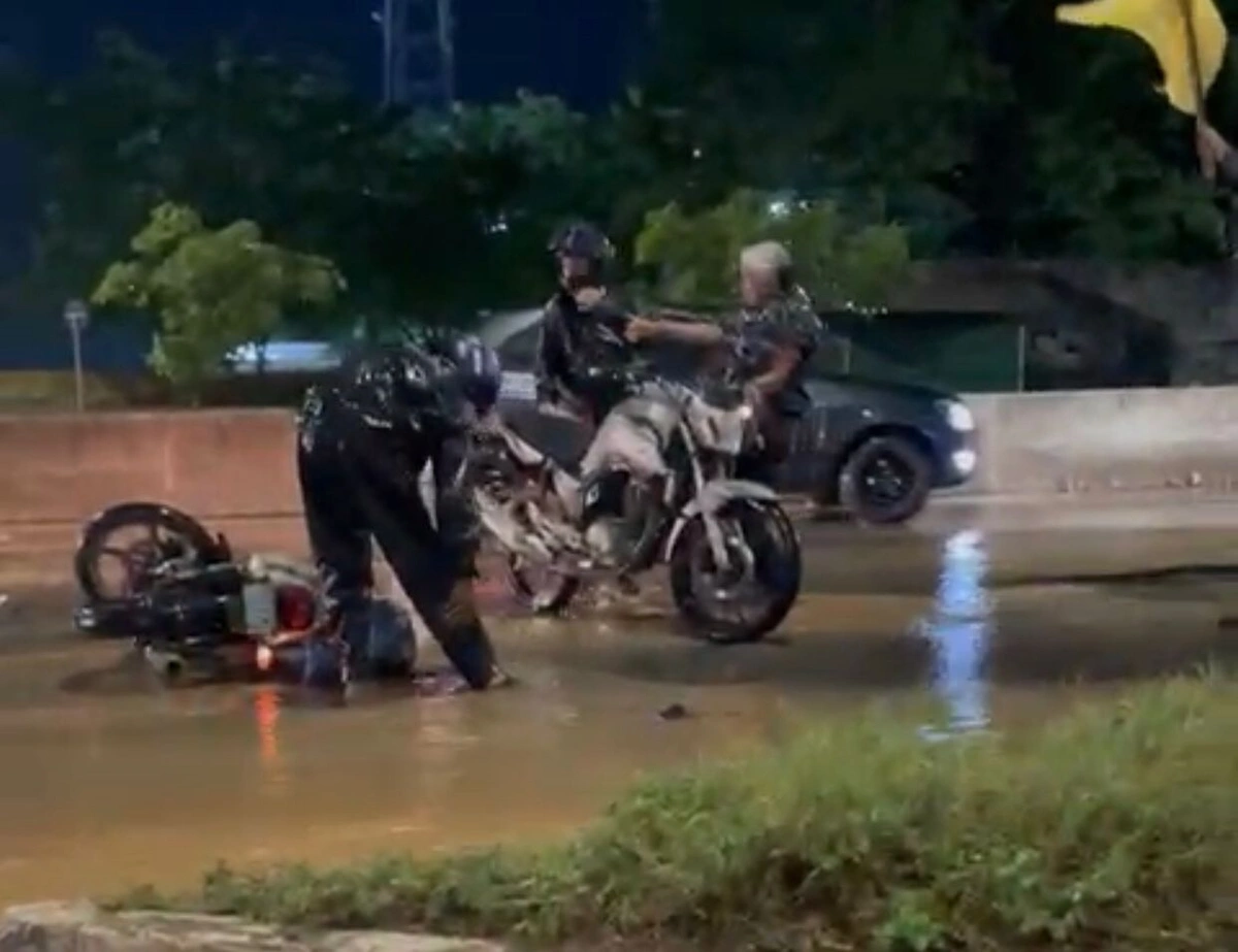 Fortes chuvas provocam quedas de moto na BR-316 em Teresina