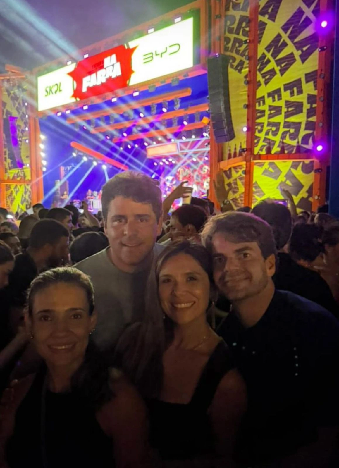 Gente bonita em noite de evento musical em Teresina