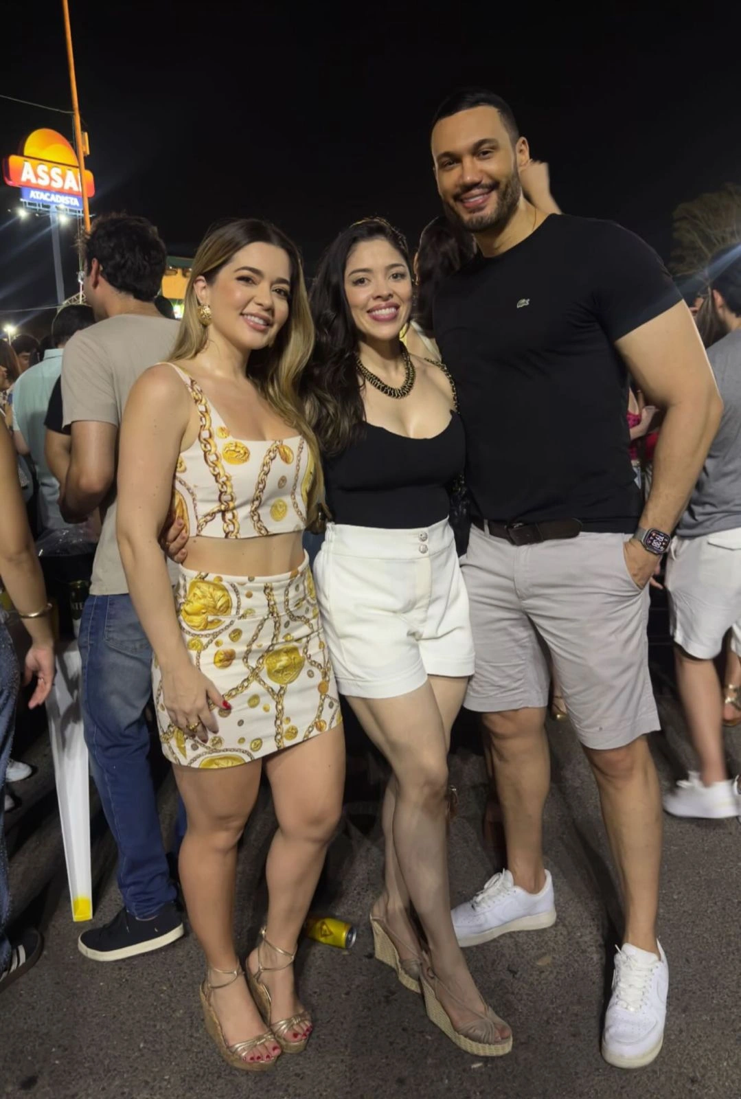 Gente bonita em noite de evento musical em Teresina