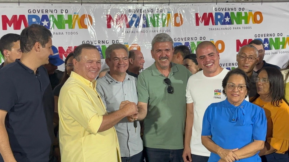 Governador Carlos Brandão entrega obras e títulos de terra em Timon