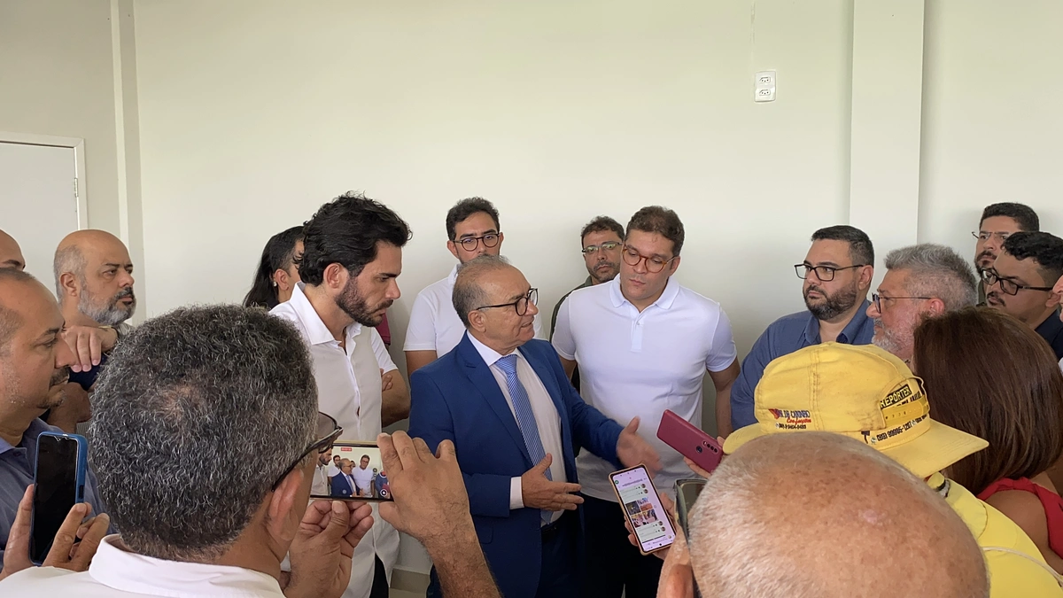 Governador em exercício Aderson Nogueira visita obras em Floriano e elogia ações