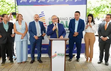 Governador em exercício entrega 700 registros de imóveis em Santa Filomena