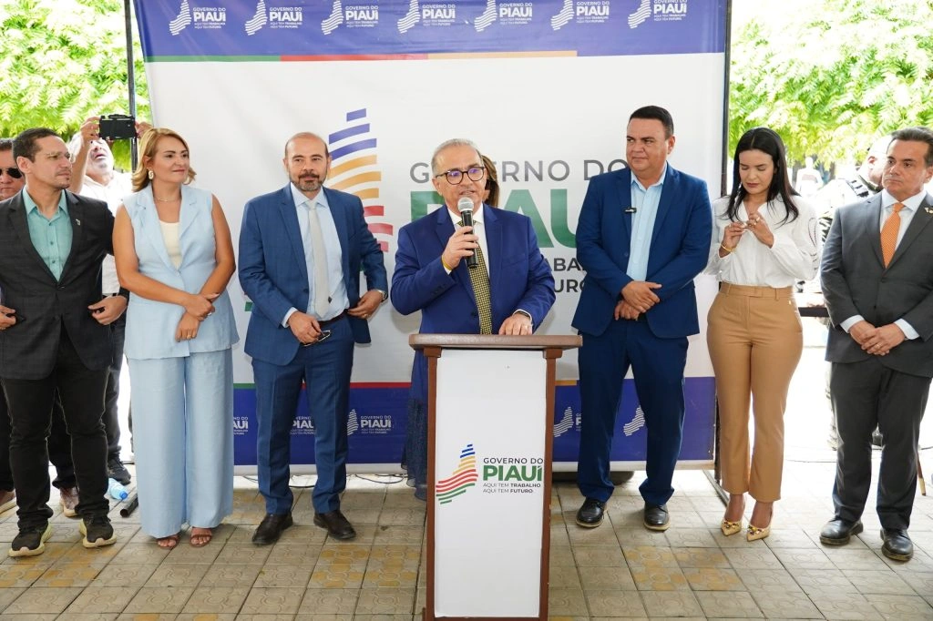 Governador em exercício visita obras e autoriza projetos em São Raimundo Nonato