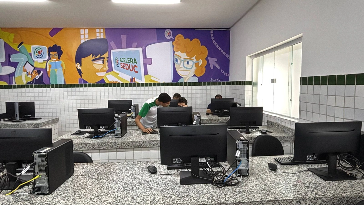 Governo Rafael Fonteles entrega escola revitalizada em São Lourenço do Piauí