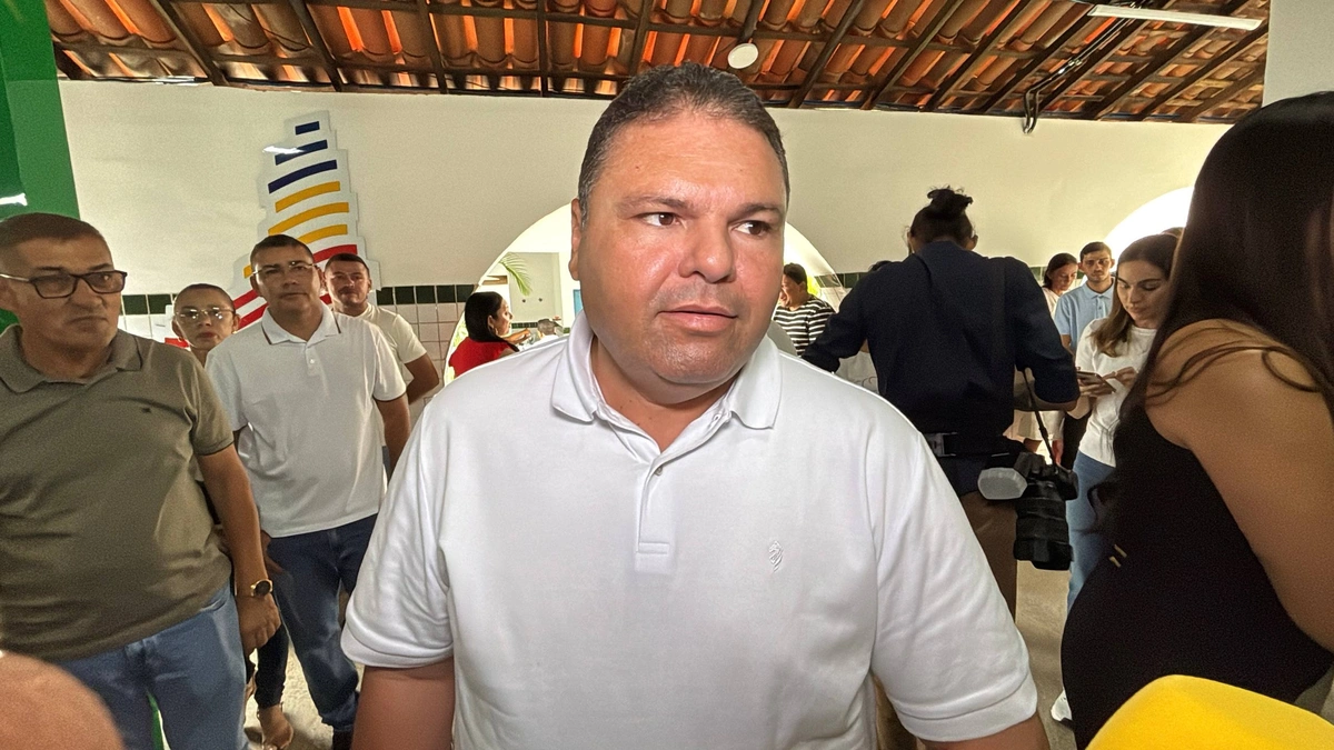 Governo Rafael Fonteles entrega escola revitalizada em São Lourenço do Piauí