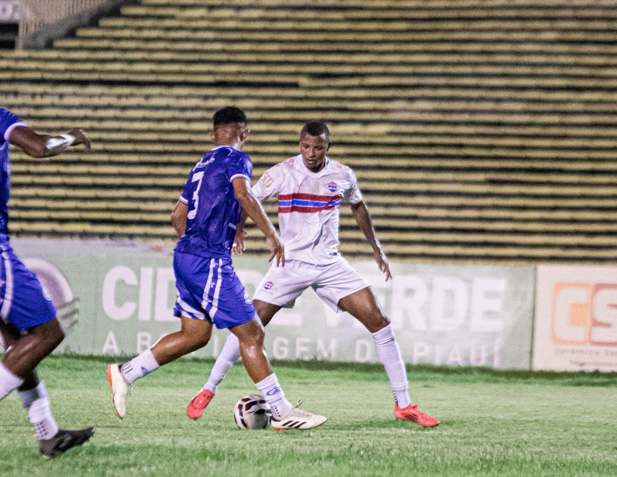 Gustagol decide, é expulso, e Piauí vence o Parnahyba no Albertão