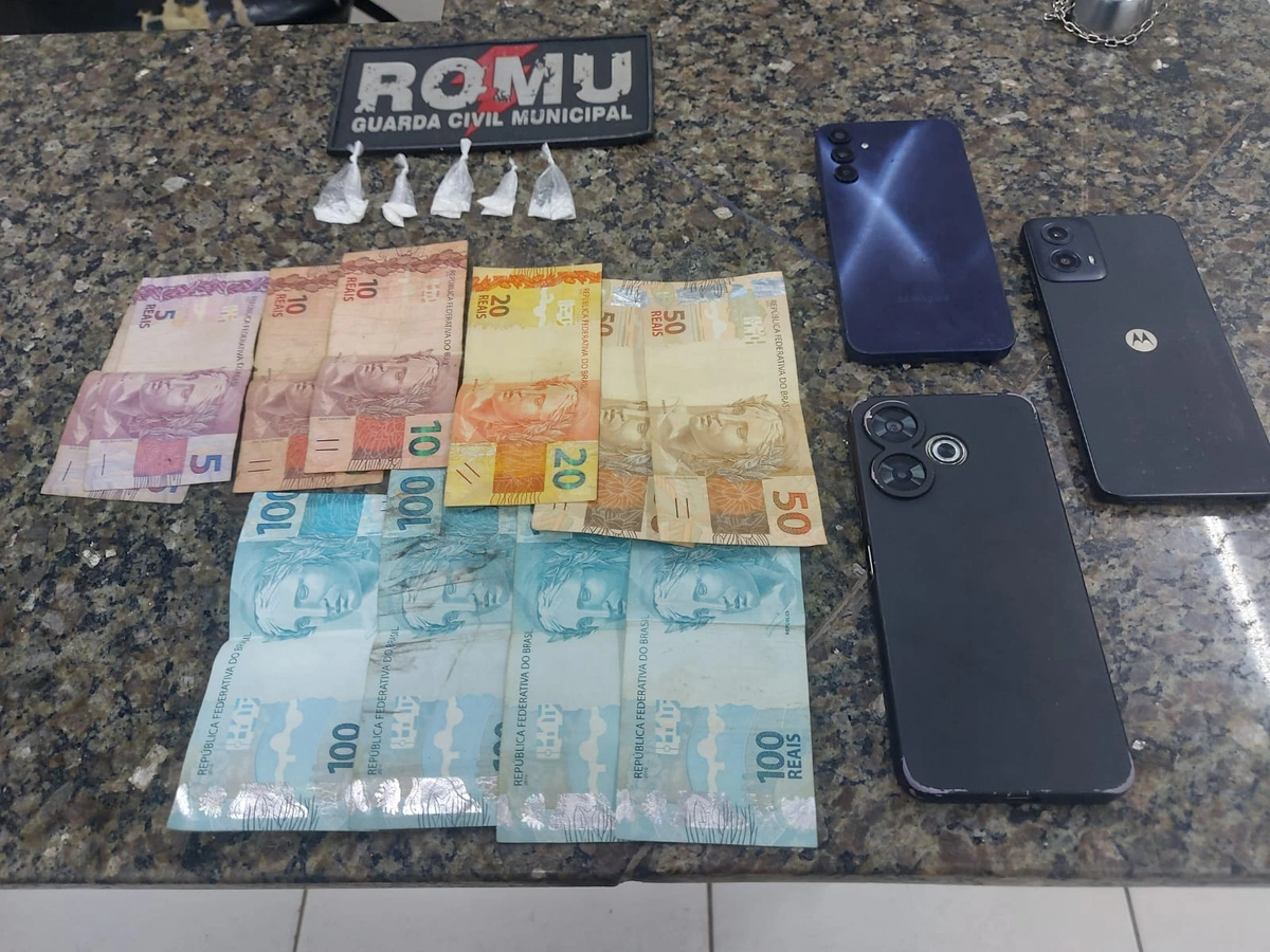 Homem e adolescente tentam fugir da polícia, mas são detidos com drogas em Timon