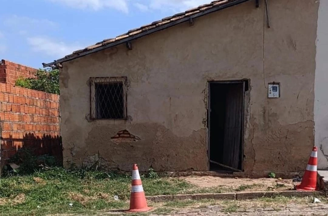 Homem é executado a tiros dentro de casa no bairro Canela, em Oeiras