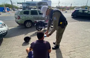 Homem é preso por direção perigosa na Avenida São Sebastião, em Parnaíba (Foto: Reprodução/Folha do Delta)