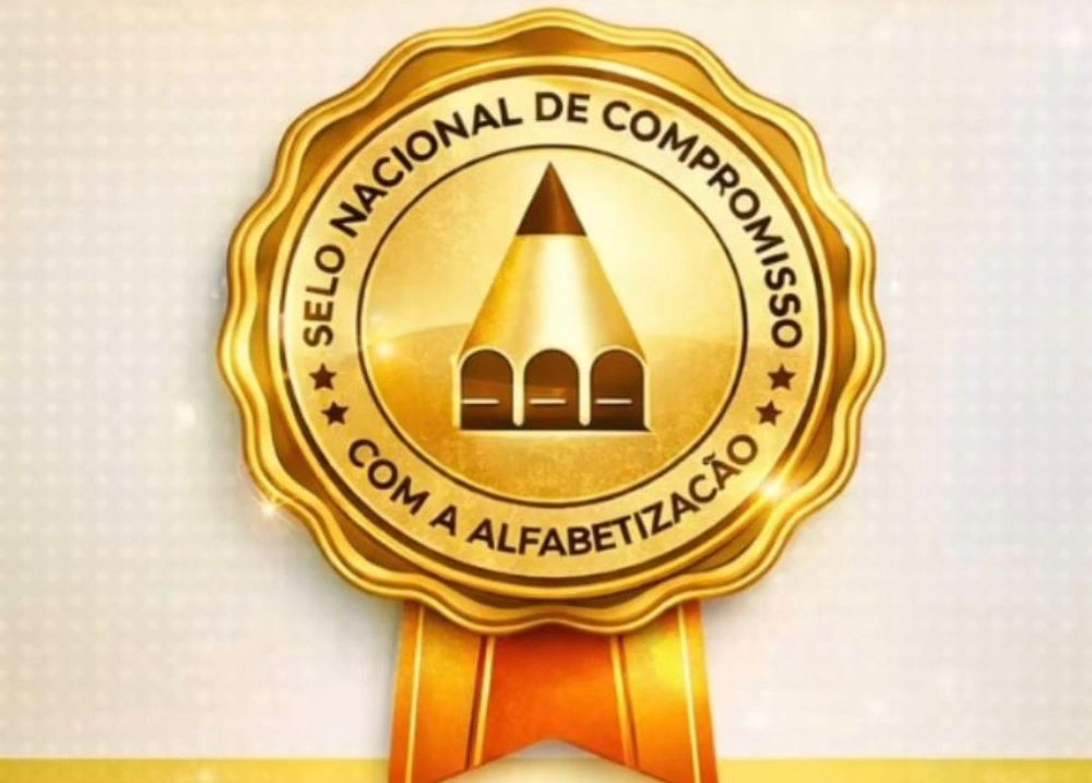 Hugo Napoleão é bicampeão do Selo Ouro e reforça alfabetização na idade certa