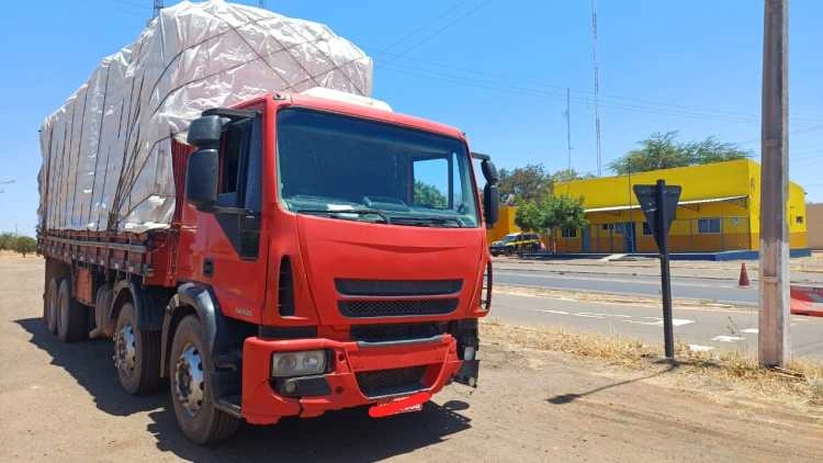Ibama doa madeira apreendida ao Instituto Federal do Piauí de Oeiras