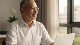 Inteligência humana atinge auge surpreendente aos 60 anos, aponta estudo (Foto: Reprodução/Gemini AI)