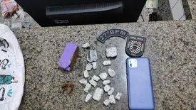 Jovem é preso com drogas no bairro Frei Higino, em Parnaíba (Foto: Reprodução)