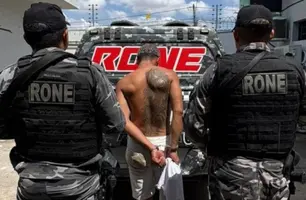 Jovem é preso por tráfico de drogas no bairro Mafrense, em Teresina (Foto: Reprodução)