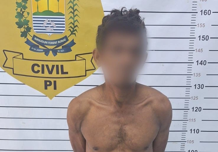 Ladrão invade residência quebrando o forro, mas acaba sendo contido por vigilantes