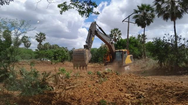Limpeza do leito do Riacho dos Navios entra na fase final