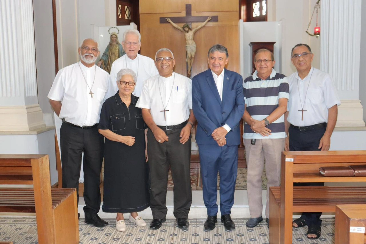 Ministro Wellington Dias se reúne com arcebispo de Teresina