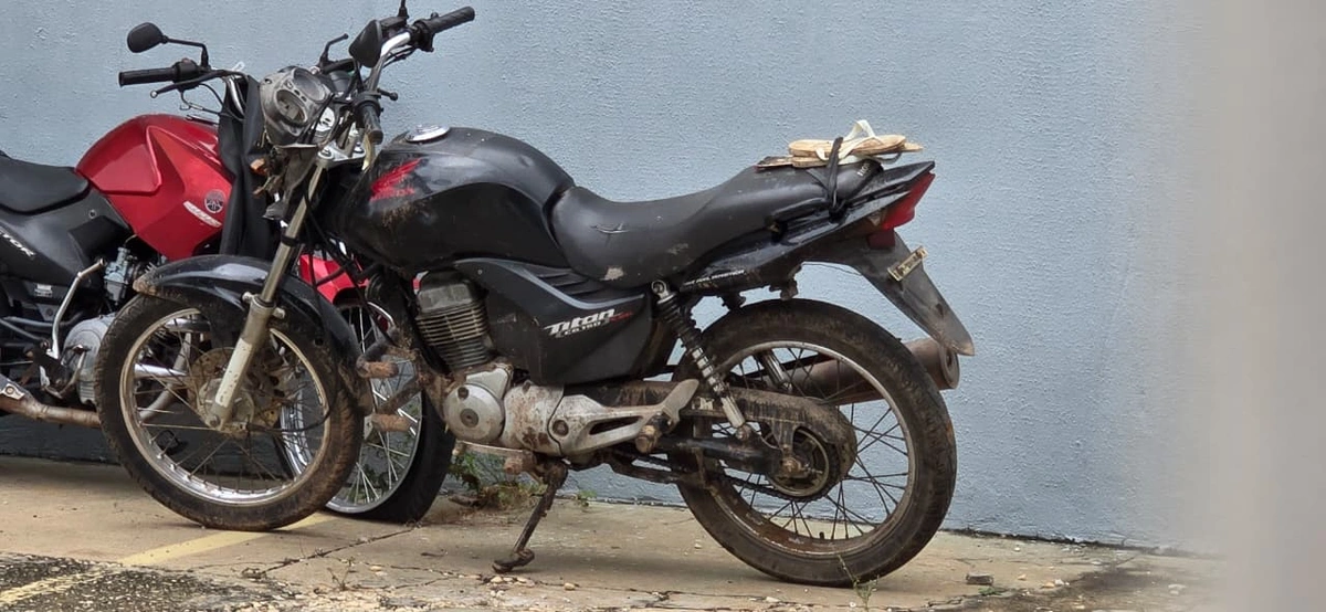 Motocicleta do pai morto pelo filho utilizada na fuga