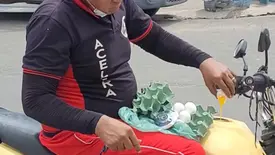 Motociclista de Teresina 'abastece' com ovos e vídeo viraliza nas redes sociais (Foto: Reprodução)