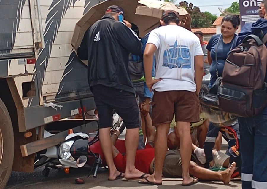 Motociclista fica ferido após colisão com caminhão de bebidas em Campo Maior