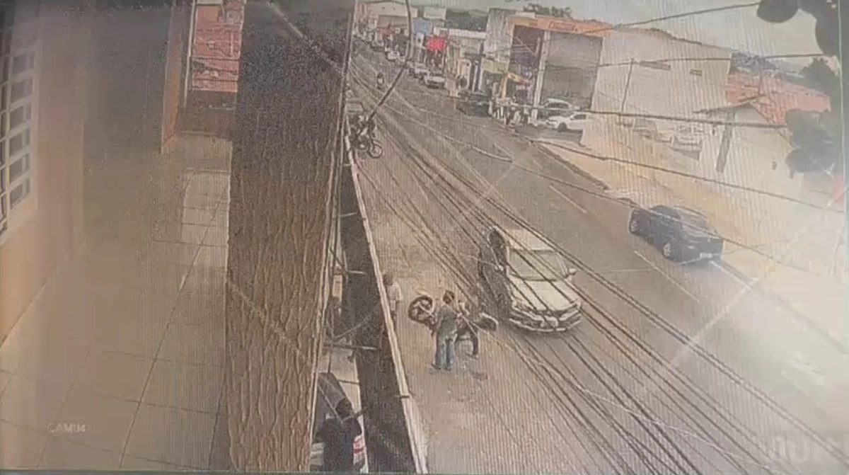 Motorista foge após colidir contra motociclista na zona Sul de Teresina