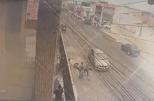 Motorista foge após colidir contra motociclista na zona Sul de Teresina (Foto: Reprodução)