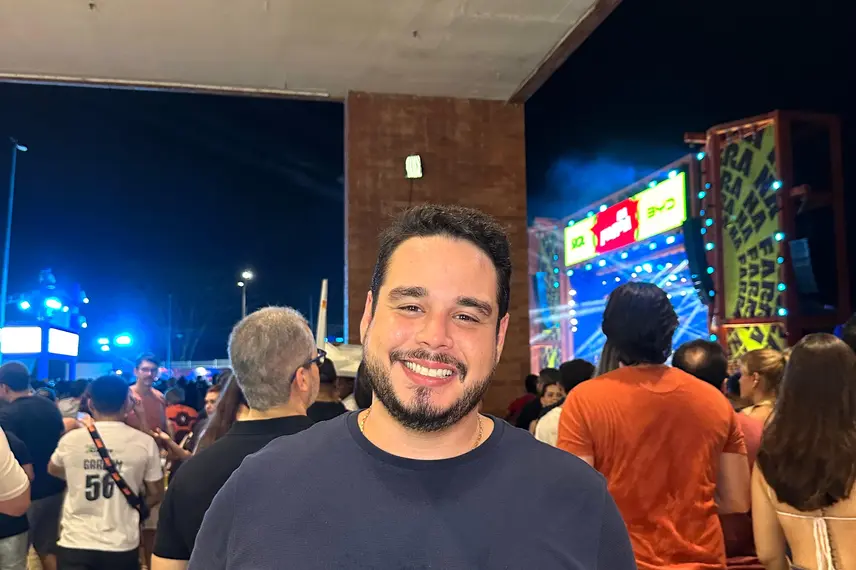 Na Farra: Nattan e Menos é Mais agitam a noite no Theresina Hall