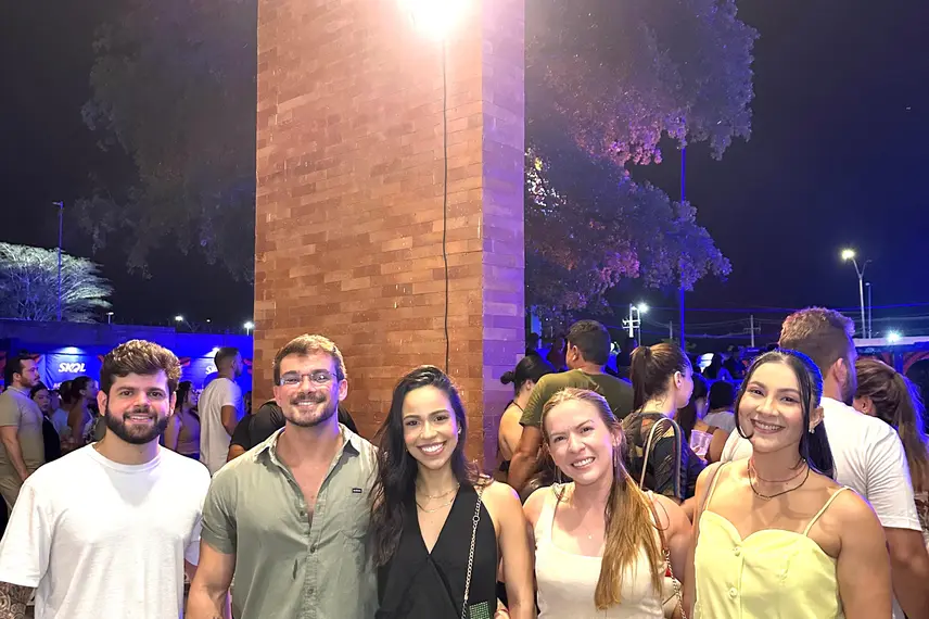 Na Farra: Nattan e Menos é Mais agitam a noite no Theresina Hall