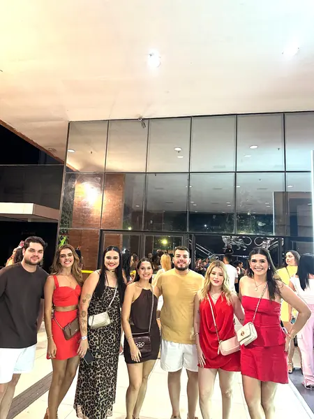 Na Farra: Nattan e Menos é Mais agitam a noite no Theresina Hall