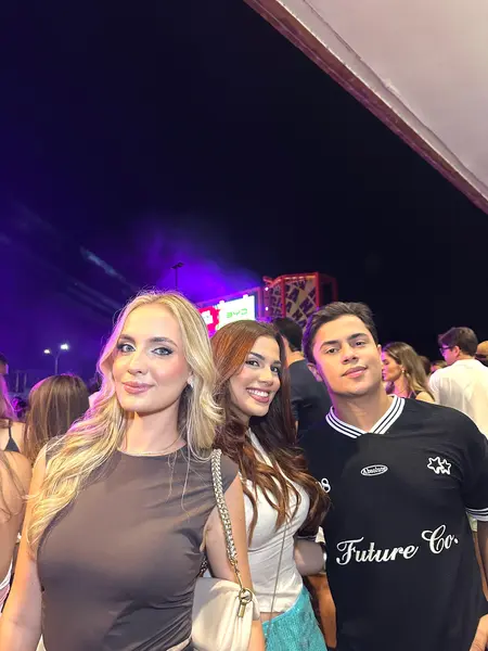 Na Farra: Nattan e Menos é Mais agitam a noite no Theresina Hall