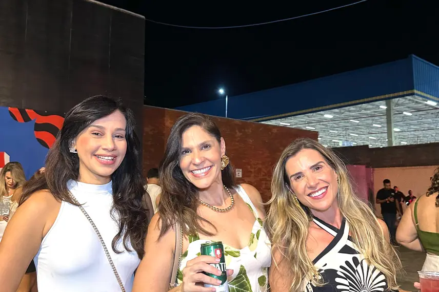 Na Farra: Nattan e Menos é Mais agitam a noite no Theresina Hall