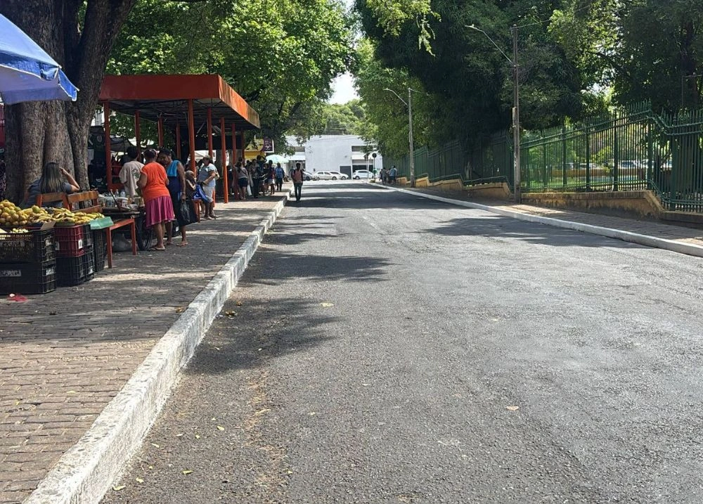 Parada de ônibus no Centro de Teresina