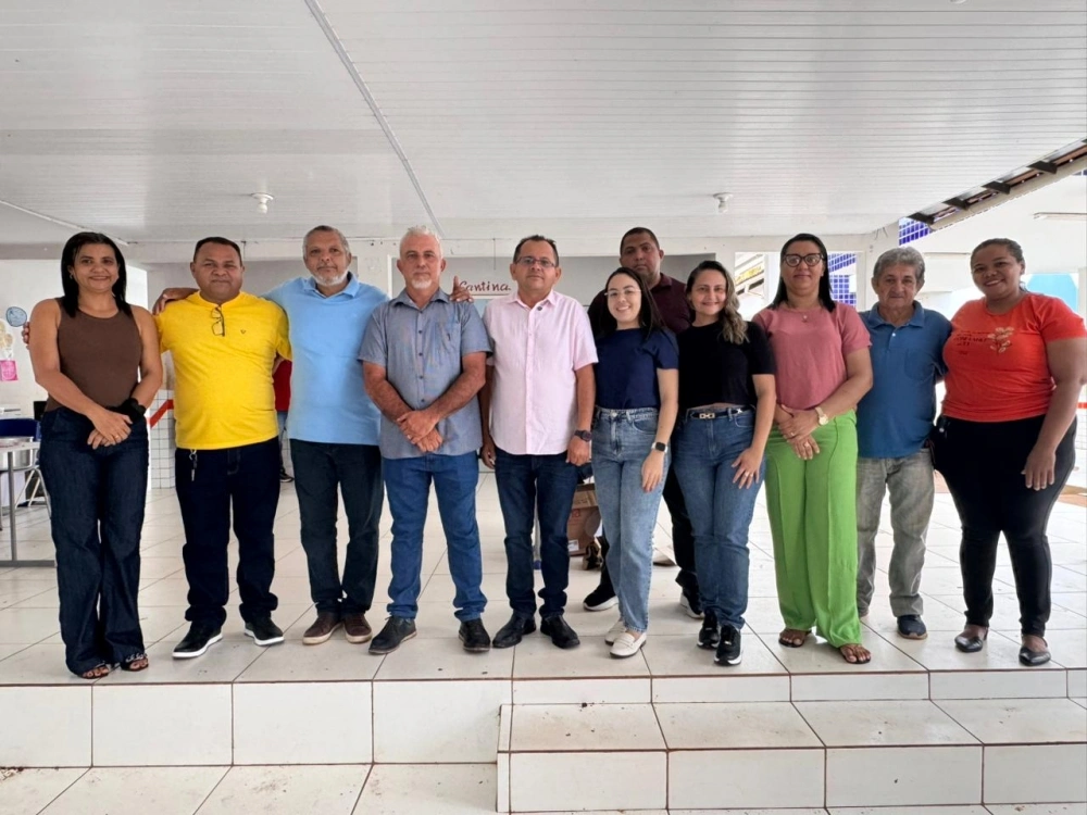 Parnarama entrega centenas de óculos a moradores da zona rural