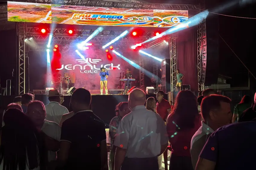 Pau D’Arco do Piauí comemora 29 anos com festa e anúncio de investimentos