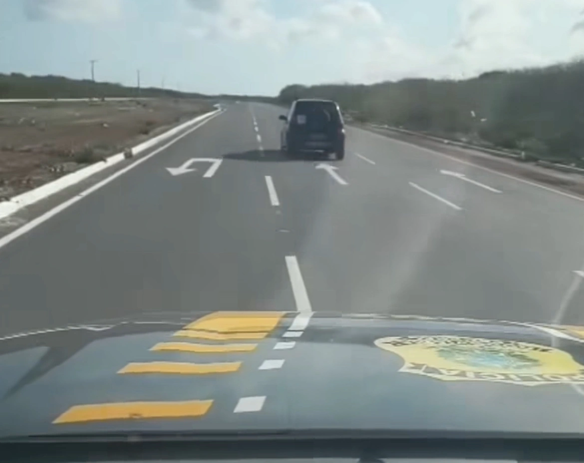 Perseguição da PRF termina em colisão no bairro João XXIII, em Parnaíba