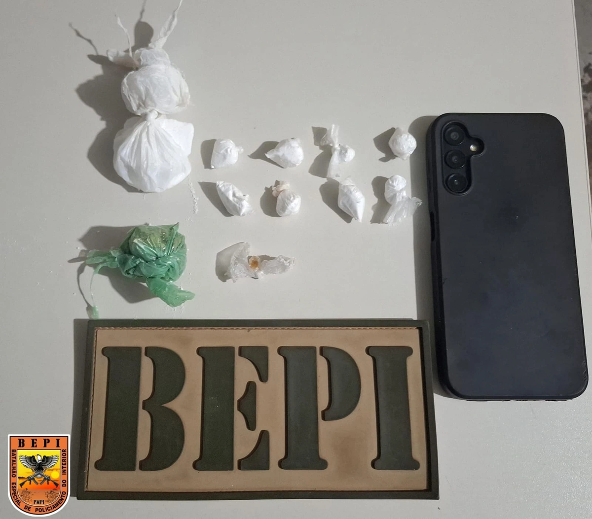 PM intensifica combate ao tráfico e prende mulher com drogas em Picos