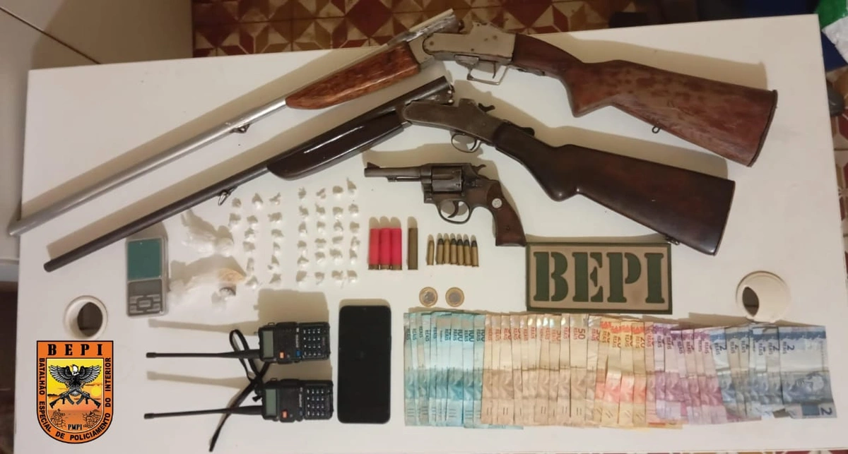 Polícia desarticula ponto de tráfico e prende quatro suspeitos em Boa Hora