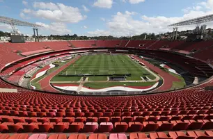 Polícia faz operação contra venda de ingressos ilegais no Morumbis (Foto: Amanda Perobelli)