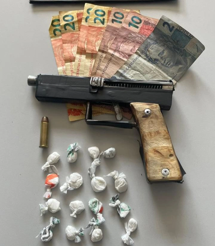 Polícia prende dois suspeitos de tráfico e porte ilegal de arma em Teresina