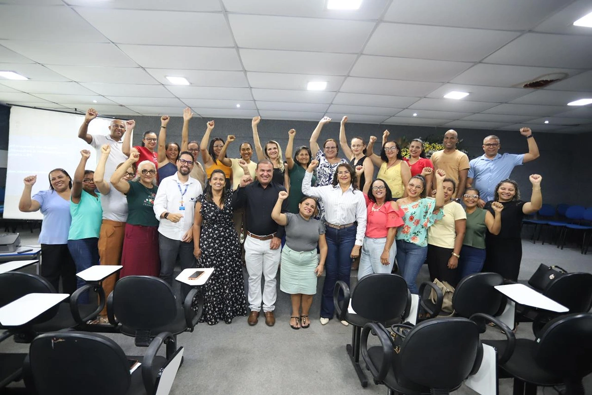 Prefeito anuncia reajuste salarial de 6% para professores de Curimatá