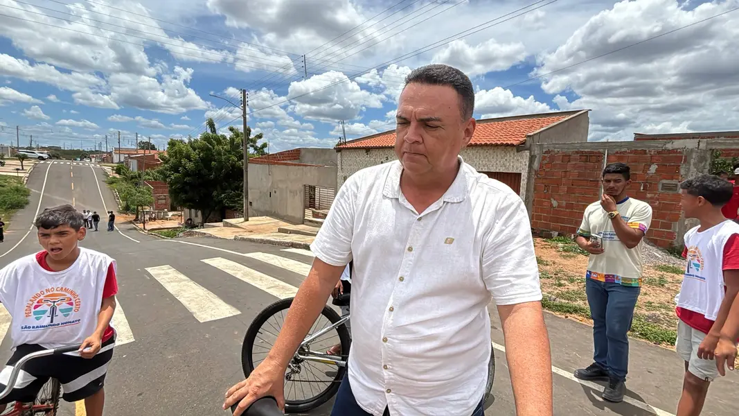 Prefeito doa bicicletas e fortalece Projeto Ebenézer em São Raimundo Nonato