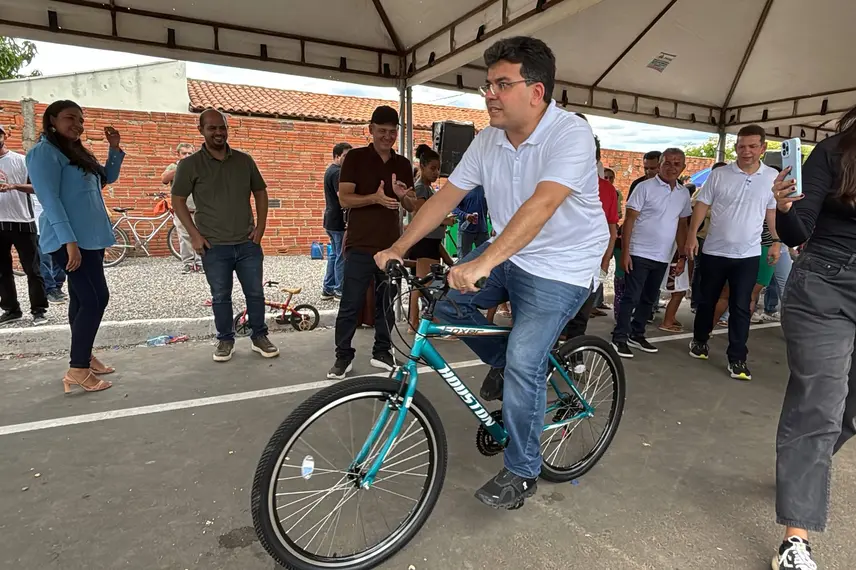 Prefeito doa bicicletas e fortalece Projeto Ebenézer em São Raimundo Nonato