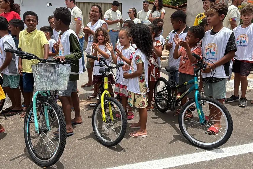 Prefeito doa bicicletas e fortalece Projeto Ebenézer em São Raimundo Nonato
