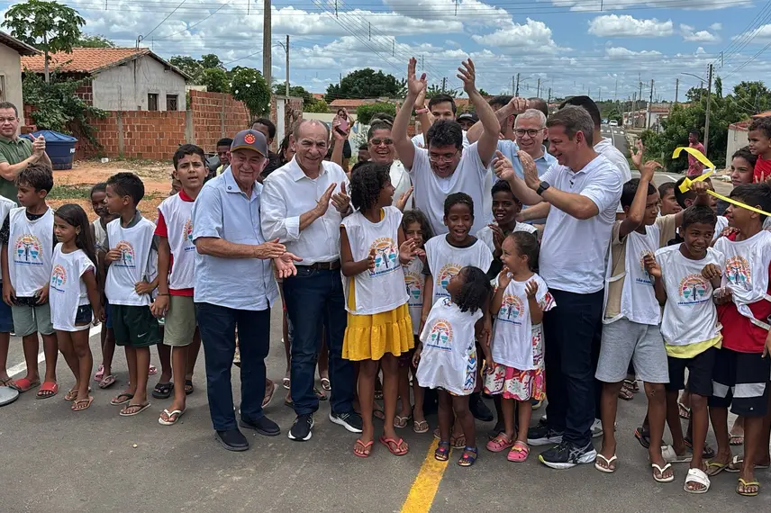 Prefeito doa bicicletas e fortalece Projeto Ebenézer em São Raimundo Nonato