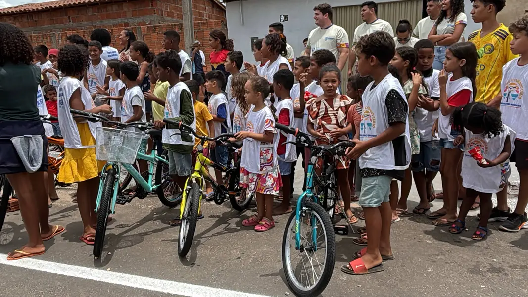 Prefeito doa bicicletas e fortalece Projeto Ebenézer em São Raimundo Nonato