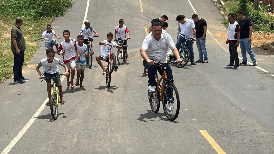 Prefeito doa bicicletas e fortalece Projeto Ebenézer em São Raimundo Nonato