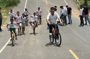 Prefeito doa bicicletas e fortalece Projeto Ebenézer em São Raimundo Nonato (Foto: Conecta Piauí)