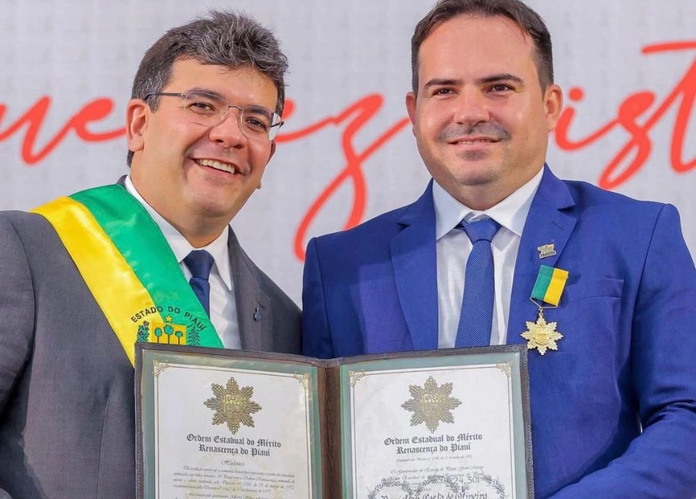 Prefeito Ronielton Abílio recebe Ordem do Mérito Renascença em solenidade estadual