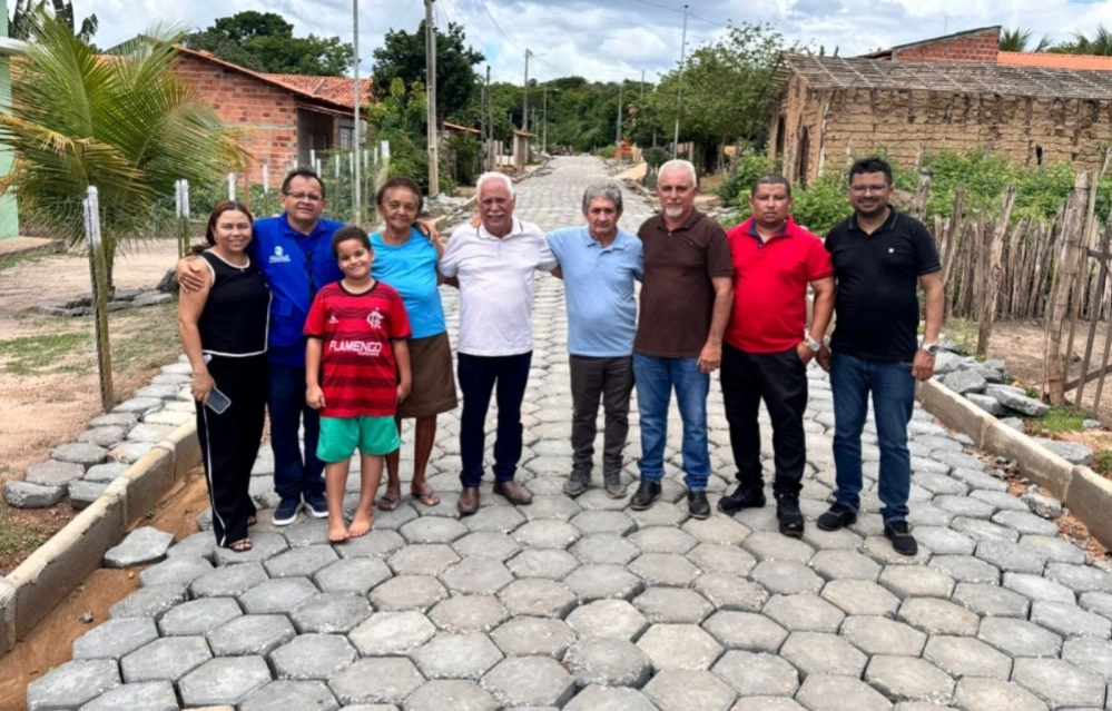 Prefeitura de Parnarama acelera obras de calçamento no Paiol do Centro